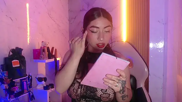 Sophia tf online show from February 11, 2026, 3:55 am