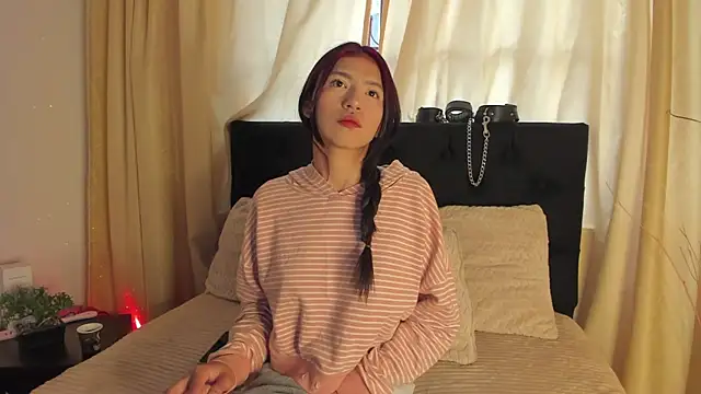 Tiffany Nm online show from September 18, 2025, 3:25 pm