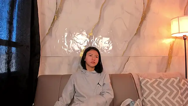 Tiffany Nm online show from April 22, 2026, 1:23 pm