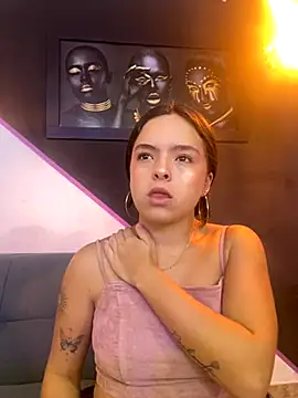 EmilyHarperr online show from September 9, 2025, 11:54 am