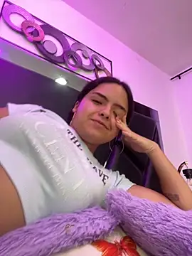 EmilyHarperr online show from October 6, 2025, 11:40 am