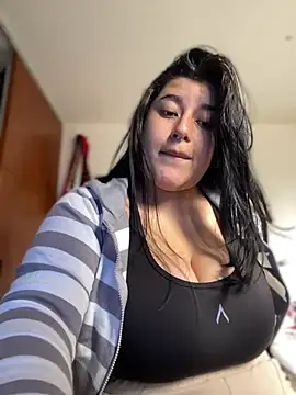 Tokio Sakura online show from April 24, 2026, 3:47 pm