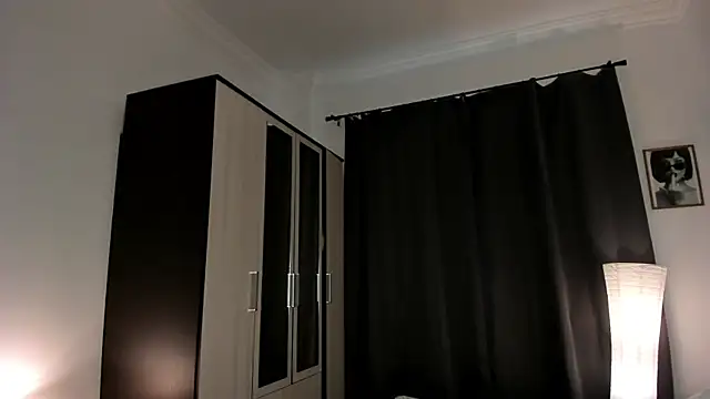  molly molly molly  online show from October 5, 2025, 12:14 pm