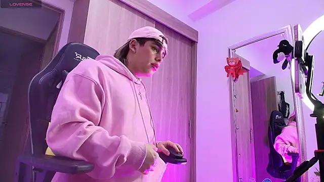 brunothompson3 online show from October 23, 2025, 4:23 am