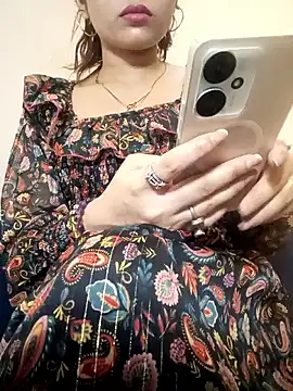 TheSassyGirl7 online show from May 19, 2026, 7:42 pm