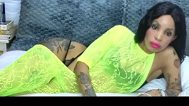 CaramelNatashaxx online show from December 18, 2025, 4:24 pm