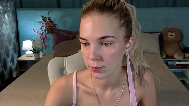 Aurora Bennet online show from November 21, 2025, 1:04 am