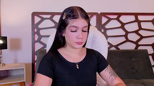 kloe bella online show from February 19, 2026, 12:34 pm