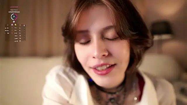 LurleneRamo online show from September 27, 2025, 1:10 am