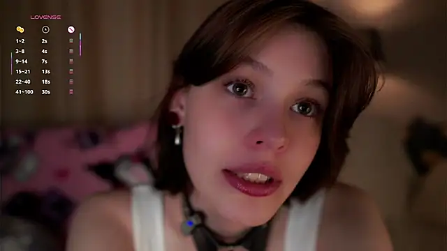 LurleneRamo online show from October 2, 2025, 1:23 am