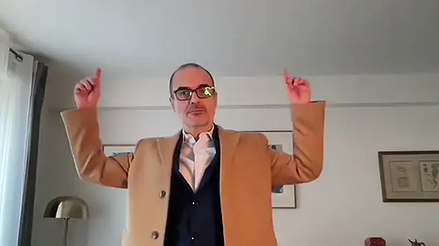 Milkywaymen online show from December 1, 2025, 12:43 pm