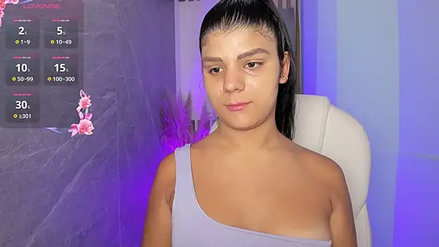 PauliinaBelle  online show from April 25, 2026, 1:41 pm