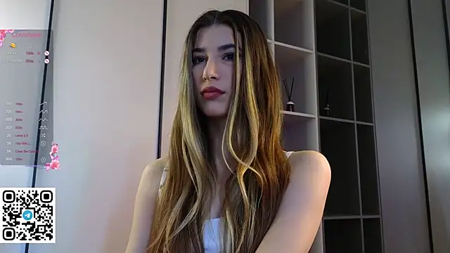 Quinavelle online show from October 12, 2025, 7:18 am