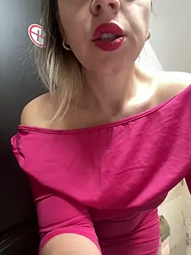 Snapshot of ladywithbigass chatting on January 8, 2025, 6:20 am ladywithbigass online show from January 8, 2025, 6:20 am