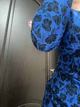 Snapshot of ladywithbigass chatting on January 16, 2025, 5:53 am ladywithbigass online show from January 16, 2025, 5:53 am