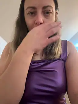 Snapshot of ladywithbigass chatting on January 18, 2025, 6:45 am ladywithbigass online show from January 18, 2025, 6:45 am