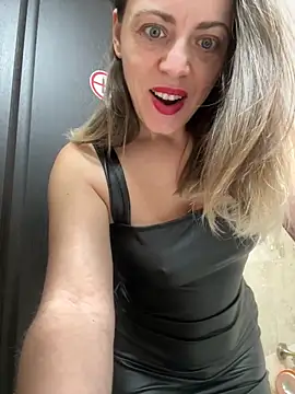 Snapshot of ladywithbigass chatting on January 23, 2025, 5:45 am ladywithbigass online show from January 23, 2025, 5:45 am