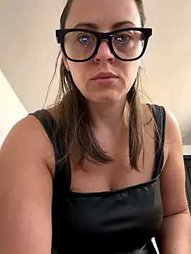 Snapshot of ladywithbigass chatting on September 15, 2025, 4:45 am ladywithbigass online show from September 15, 2025, 4:45 am