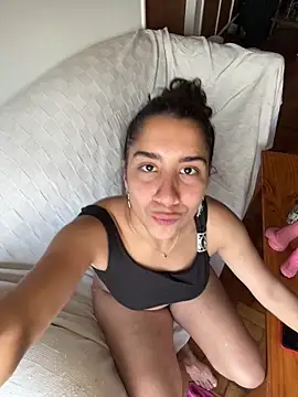 Snapshot of Souphicherry chatting on January 13, 2026, 10:04 pm Souphicherry online show from January 13, 2026, 10:04 pm