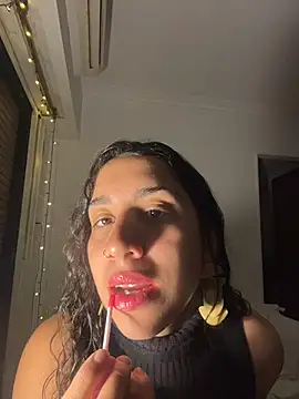 Snapshot of Souphicherry chatting on May 6, 2026, 10:04 pm Souphicherry online show from May 6, 2026, 10:04 pm