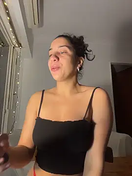 Snapshot of Souphicherry chatting on May 28, 2026, 9:23 pm Souphicherry online show from May 28, 2026, 9:23 pm