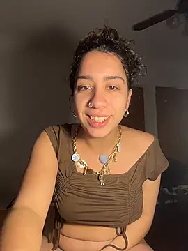 Snapshot of Souphicherry chatting on July 18, 2026, 10:35 pm Souphicherry online show from July 18, 2026, 10:35 pm