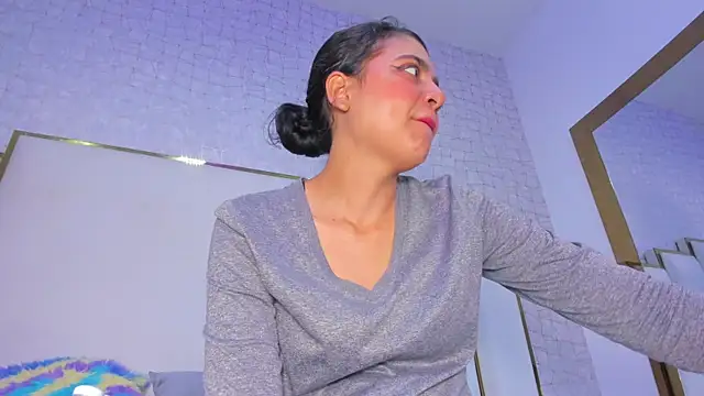 thalia888  online show from December 15, 2025, 7:07 pm