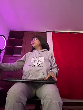 MiaCollinssx online show from June 9, 2026, 3:01 pm