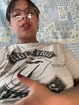 Snapshot of MiaCollinssx chatting on August 1, 2026, 1:32 pm MiaCollinssx online show from August 1, 2026, 1:32 pm