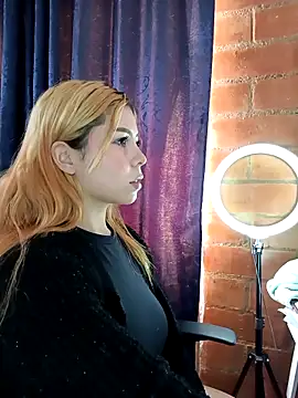 SiennaValera online show from September 10, 2025, 6:30 pm