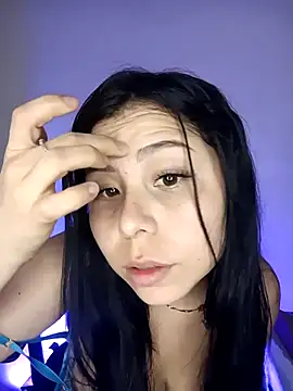 SiennaValera online show from November 7, 2025, 6:41 pm