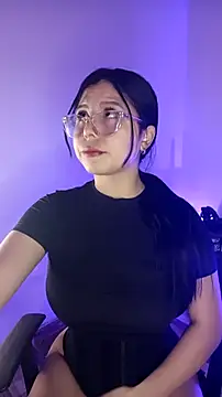 SiennaValera online show from November 26, 2025, 4:08 pm