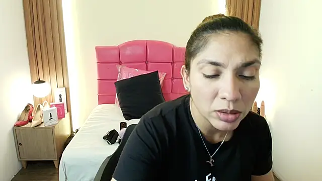 SexyRachel  online show from February 12, 2026, 7:31 pm