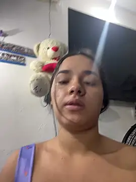 Luciaparker03 online show from April 20, 2026, 1:25 pm