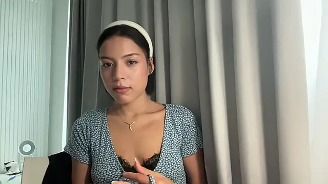 meiijiaa online show from September 14, 2025, 3:22 pm