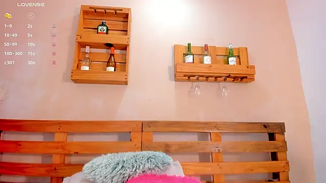  miss mia online show from October 4, 2025, 11:41 am