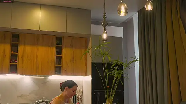 Anny Molly online show from November 9, 2025, 6:12 am