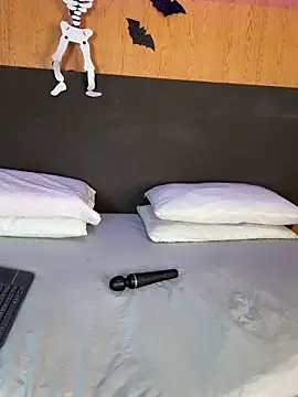 Alexia  cox online show from October 31, 2025, 3:40 am