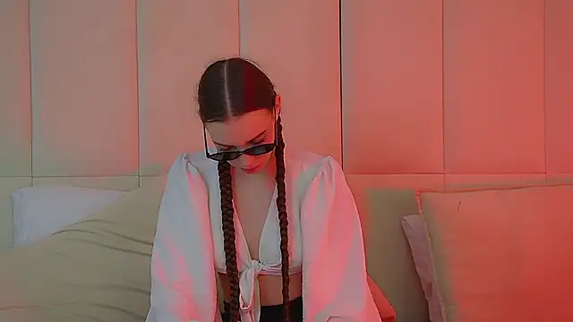 VeronicaVances online show from March 16, 2026, 6:39 am