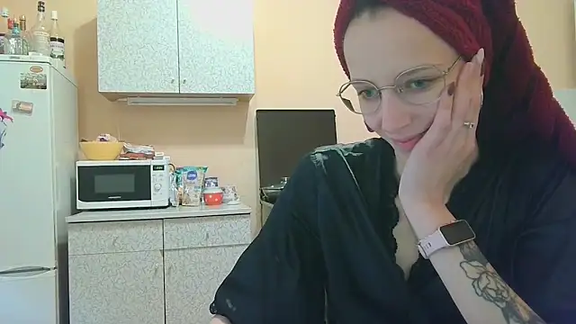 Lucy Divine online show from September 16, 2025, 11:22 am