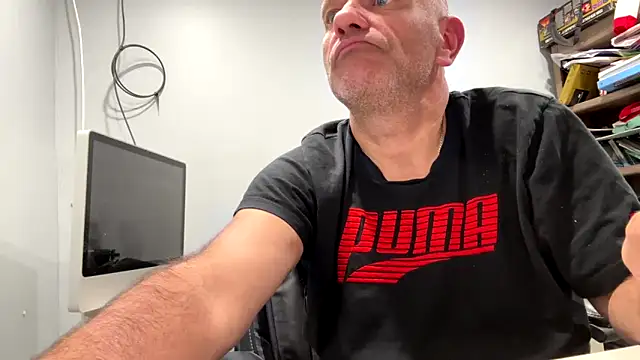 frankyjones8989 online show from October 18, 2025, 4:15 am