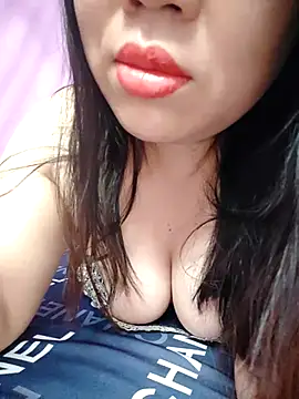 Julyy08 online show from September 21, 2025, 3:02 pm