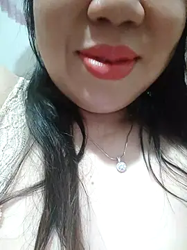 Julyy08 online show from February 22, 2026, 7:40 am