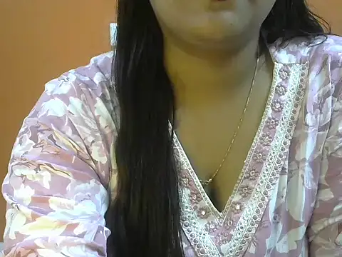 Queenxxx98 online show from December 20, 2025, 6:04 pm