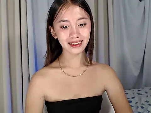 lovely kiannaHugecock online show from September 12, 2025, 8:14 am