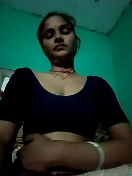 Sapna9685 online show from November 13, 2025, 4:28 pm
