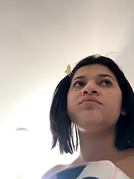 MaskedGirl  online show from October 5, 2025, 1:09 pm