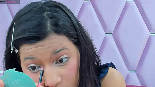 MaskedGirl  online show from October 29, 2025, 12:07 pm