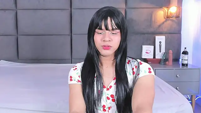 Slenna Moon online show from September 15, 2025, 3:28 am