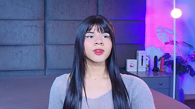 Slenna Moon online show from March 18, 2026, 11:30 pm